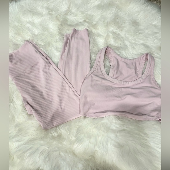 All in motion work out set - Picture 6 of 6